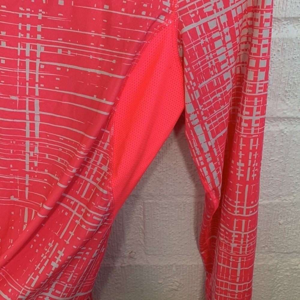 Brooks Long Sleeve Neon Pink Running Activewear Shirt sz M - Picture 5 of 8
